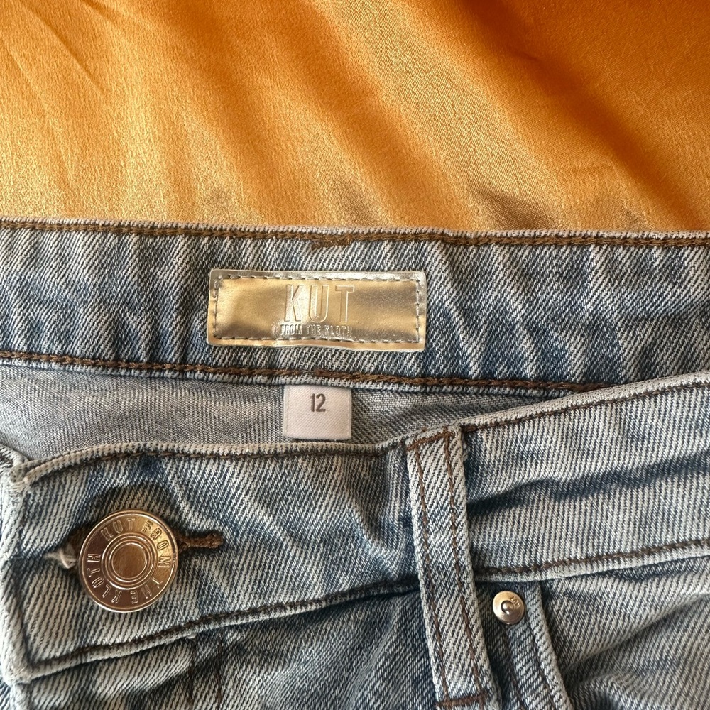 Kut from the Kloth Light Blue Frayed Jean Shorts - Picture 4 of 7